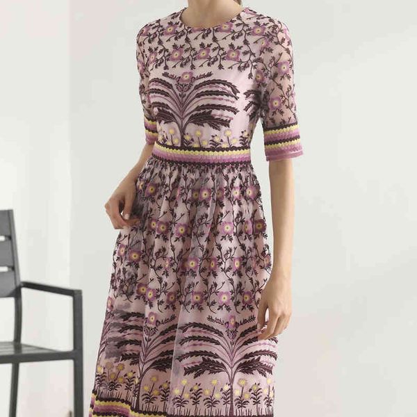 summer runway retro style embroidered flowers thin fitting tulle dress of average length, Black;gray
summer runway retro style embroidered flowers thin fitting tulle dress of average length, Black;gray
