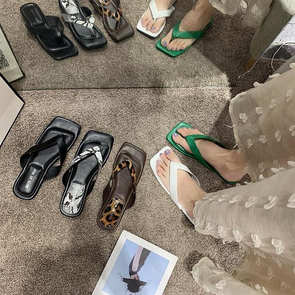 slippers rubber flip flops women summer slides flat shoes female square toe pantofle hawaiian beach 2021 soft rome basic pu, Black
slippers rubber flip flops women summer slides flat shoes female square toe pantofle hawaiian beach 2021 soft rome basic pu, Black