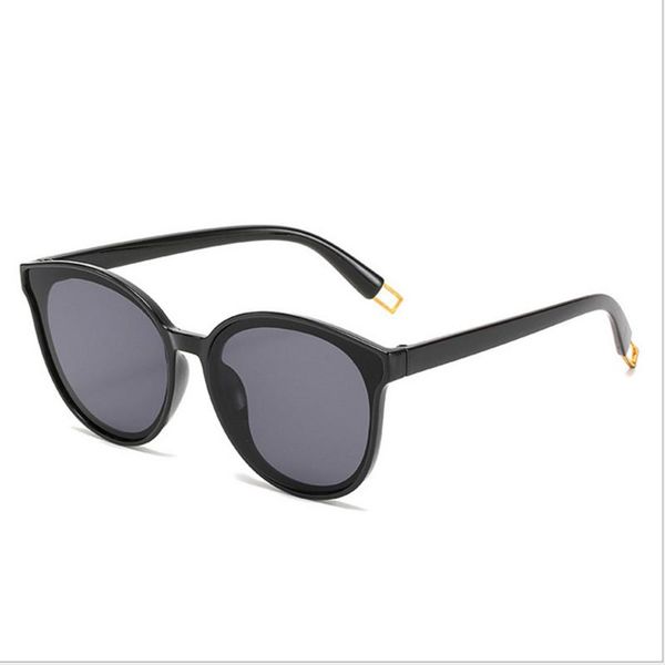 sunglasses european and american fashion trend net celebrity same paragraph anti-ultraviolet with label, White;black
sunglasses european and american fashion trend net celebrity same paragraph anti-ultraviolet with label, White;black