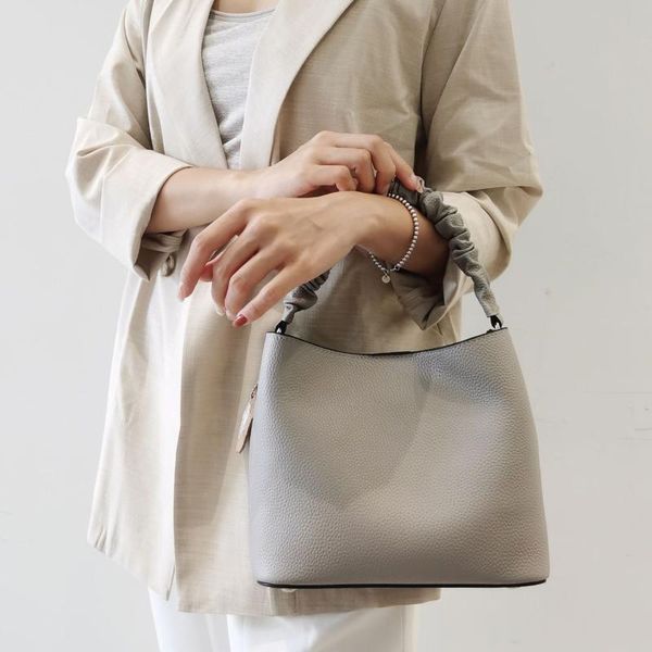 evening bags women's messenger shoulder bucket bag real genuine leather crossbody female luxury handbags tote designer ladies bolsa
evening bags women's messenger shoulder bucket bag real genuine leather crossbody female luxury handbags tote designer ladies bolsa