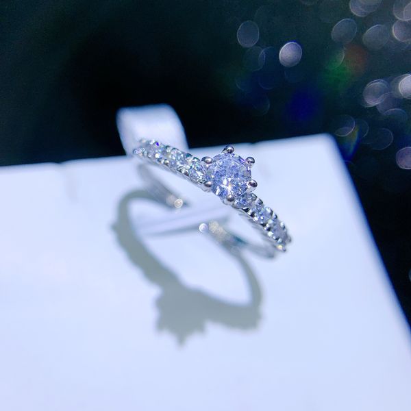 s925 sterling silver micro diamond simple temperament wedding ring for women's valentine's day gift
s925 sterling silver micro diamond simple temperament wedding ring for women's valentine's day gift