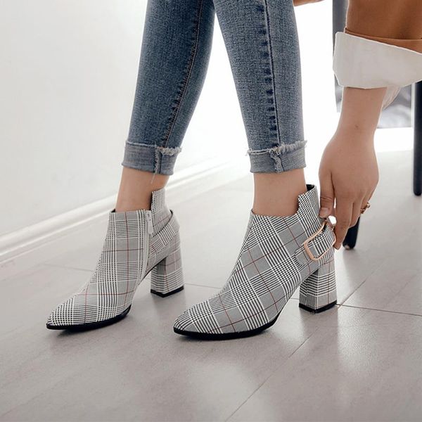 boots fashion style pattern pointed side zipper versatile thick high-heeled classic women's, Black
boots fashion style pattern pointed side zipper versatile thick high-heeled classic women's, Black