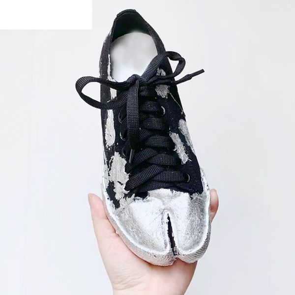 sandals spring summer split toe causal shoes woman silver canvas pig trotter horseshoe lace up flat dirty shoes sneakers plus size, Black
sandals spring summer split toe causal shoes woman silver canvas pig trotter horseshoe lace up flat dirty shoes sneakers plus size, Black
