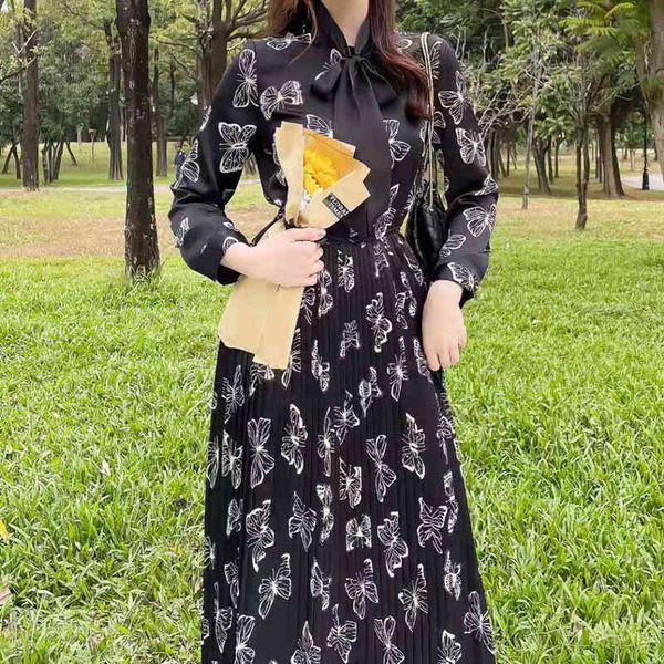 spring bowknot style vintage single-breasted thin temperament plied dress of medium length, Black;gray
spring bowknot style vintage single-breasted thin temperament plied dress of medium length, Black;gray