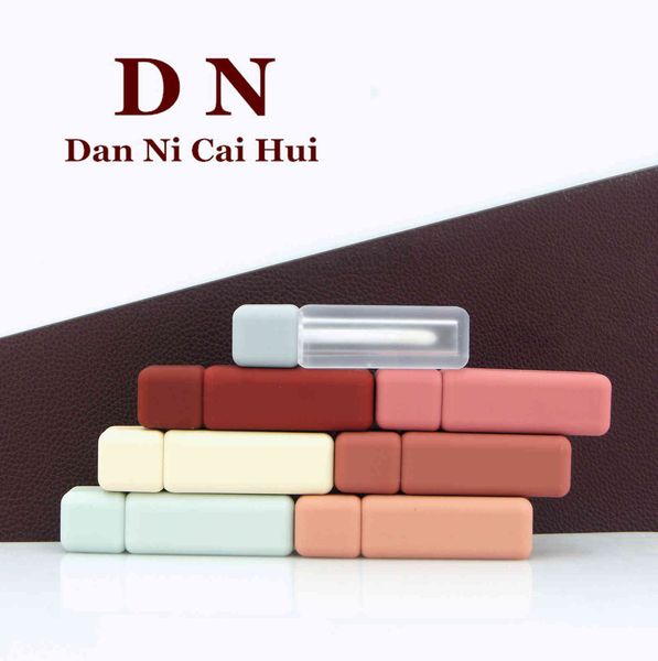 factory wholesale design new rubber paint lip glaze empty lip color tube cosmetic packaging material can be bottled separately
factory wholesale design new rubber paint lip glaze empty lip color tube cosmetic packaging material can be bottled separately