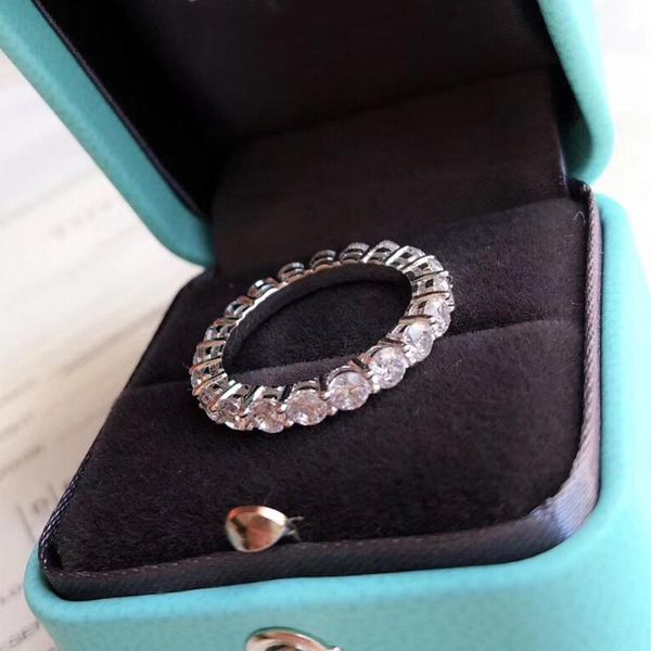 cluster rings kt real925 1:1 logo shining round ring tif luxury jewelry brand woman 2021 selling trend in, Golden;silver
cluster rings kt real925 1:1 logo shining round ring tif luxury jewelry brand woman 2021 selling trend in, Golden;silver