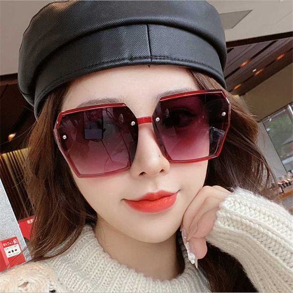 sunglasses 2021 fashion big frame personality square rice nail women cross - border street po, White;black
sunglasses 2021 fashion big frame personality square rice nail women cross - border street po, White;black