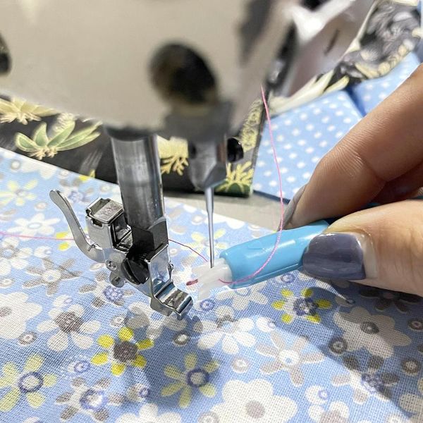 sewing notions & tools 1pc easily needle threader stitch insertion tool for machine inserter manual, Black
sewing notions & tools 1pc easily needle threader stitch insertion tool for machine inserter manual, Black