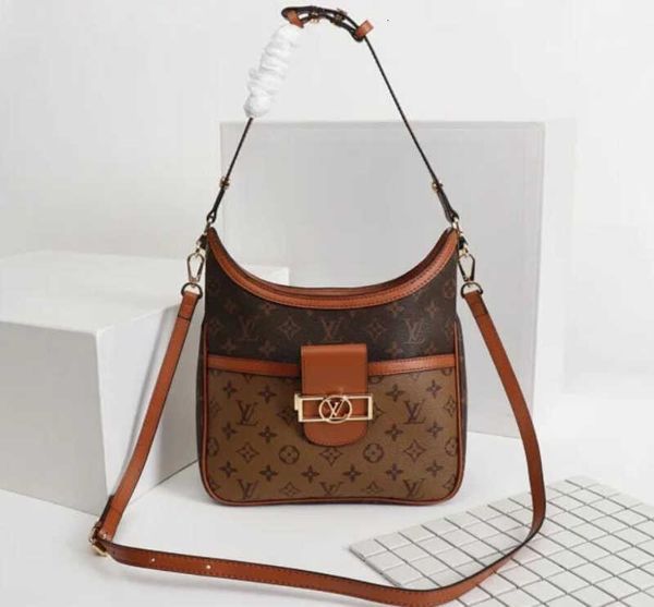 designer luxury m75039 women's bags shoulder bags messenger bag handbags iconic handles shoulder bags totes cross body bag brand clutch
designer luxury m75039 women's bags shoulder bags messenger bag handbags iconic handles shoulder bags totes cross body bag brand clutch