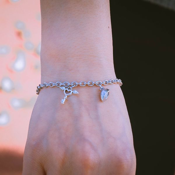 2 pcs magnet attract creative couple bracelet stainless steel friendship charm heart bracelets bangle jewelry kimter-q609fz, Golden;silver
2 pcs magnet attract creative couple bracelet stainless steel friendship charm heart bracelets bangle jewelry kimter-q609fz, Golden;silver