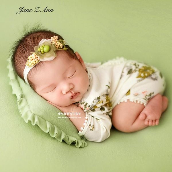 born baby girl po props green clothes infant studio shooting accessories caps & hats, Yellow
born baby girl po props green clothes infant studio shooting accessories caps & hats, Yellow