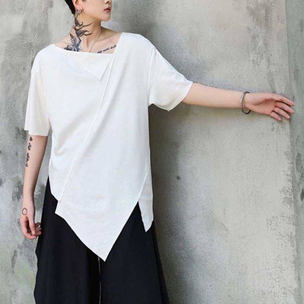 men's t-shirts korean version t-shirt irregular summer black and white personality patchwork hair stylist design short sleeve, White;black
men's t-shirts korean version t-shirt irregular summer black and white personality patchwork hair stylist design short sleeve, White;black
