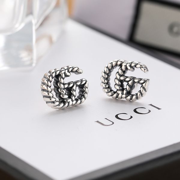 2021 high-quality jewelry 70% off sale 925 silver used double letter twisted twist earrings fashion fashion brand male and female lovers sam, Golden;silver
2021 high-quality jewelry 70% off sale 925 silver used double letter twisted twist earrings fashion fashion brand male and female lovers sam, Golden;silver