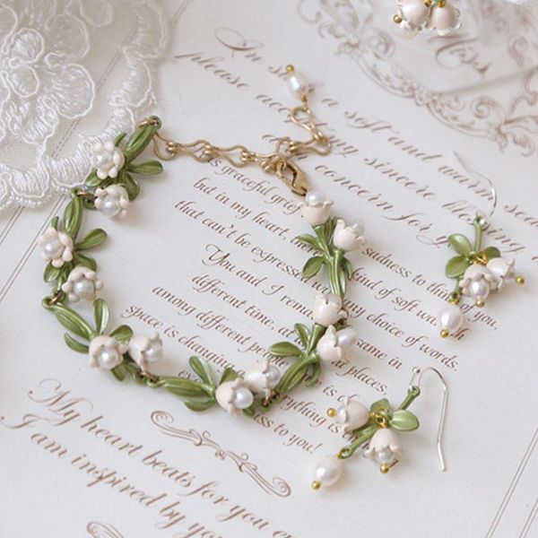 beaded, strands vintage elegant metal green plant leaves flowers bell orchid pearl bracelet for women girls party jewelry huanzhi 2021 trend, Black
beaded, strands vintage elegant metal green plant leaves flowers bell orchid pearl bracelet for women girls party jewelry huanzhi 2021 trend, Black