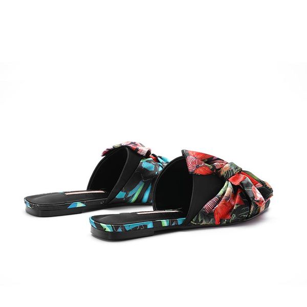 slippers 2021 spring and summer women's shoes korean version of silk satin pointed bow baotou flat heel pullover half slippe, Black
slippers 2021 spring and summer women's shoes korean version of silk satin pointed bow baotou flat heel pullover half slippe, Black