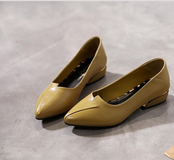 dress shoes 2021 spring and autumn with style fashion middle heel coarse pointed end women's, Black
dress shoes 2021 spring and autumn with style fashion middle heel coarse pointed end women's, Black