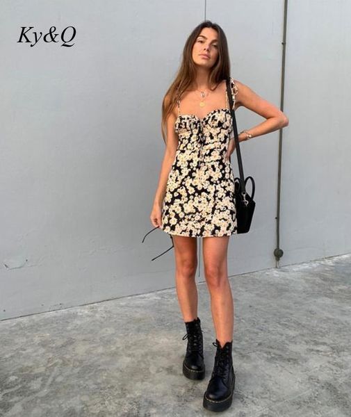 casual dresses summer women floral little daisy suspender dress sleeveless high waist french bandage beach female 2021 fashion, Black;gray
casual dresses summer women floral little daisy suspender dress sleeveless high waist french bandage beach female 2021 fashion, Black;gray