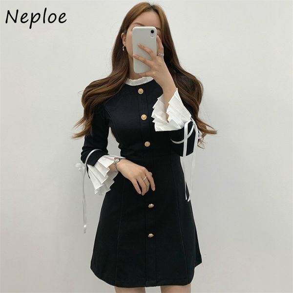 hit color patchwork knee length dress women high waist hip a line vestidos stand collar flare long sleeve slim robe 210422, Black;gray
hit color patchwork knee length dress women high waist hip a line vestidos stand collar flare long sleeve slim robe 210422, Black;gray