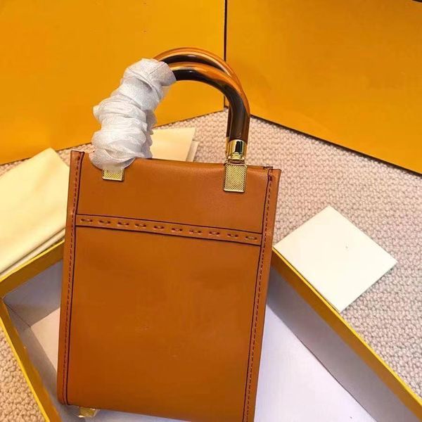 designer handbag fashion handbags shoulder messenger crossbody bag pochette brown white purple yellow camel women bags purses
designer handbag fashion handbags shoulder messenger crossbody bag pochette brown white purple yellow camel women bags purses