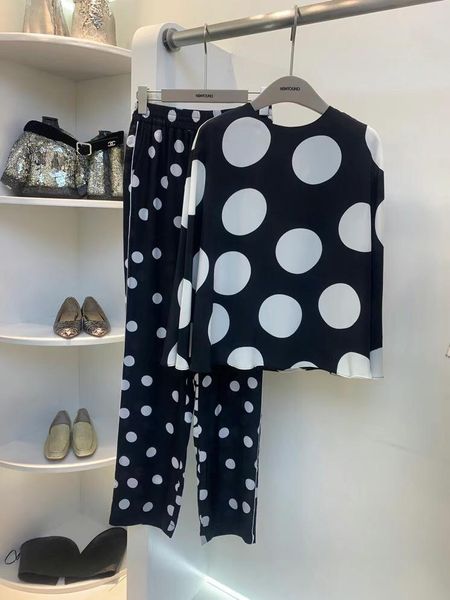 women's two piece pants women casual batwing sleeve polka dot print 100% silk + pant set suit, White
women's two piece pants women casual batwing sleeve polka dot print 100% silk + pant set suit, White