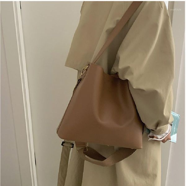 evening bags women simple fahsion pu leather bucket shoulder handbag for female winter brown black crossbody bag
evening bags women simple fahsion pu leather bucket shoulder handbag for female winter brown black crossbody bag