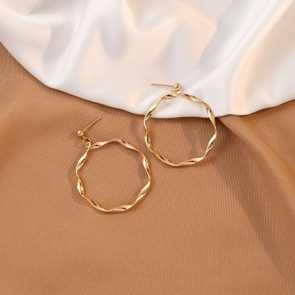 hrs style temperament metal simple french geometric exaggeration stud personality dumb gold and earrings earrings, Golden;silver
hrs style temperament metal simple french geometric exaggeration stud personality dumb gold and earrings earrings, Golden;silver