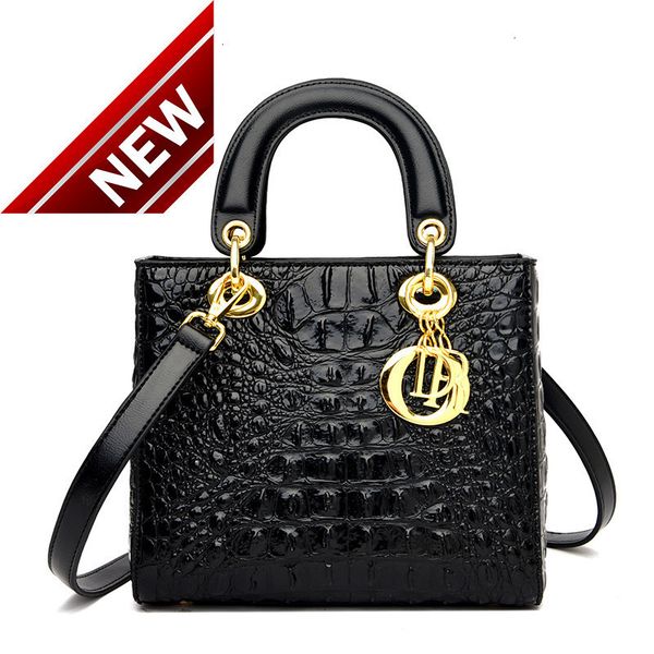 2022 spring crocodile pattern princess bag women's portable one shoulder messenger
2022 spring crocodile pattern princess bag women's portable one shoulder messenger