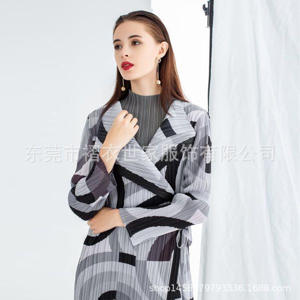 women's trench coats summer miyake pleats wrinkles cross-border fashion large turn-lapel printed slimming, Tan;black
women's trench coats summer miyake pleats wrinkles cross-border fashion large turn-lapel printed slimming, Tan;black