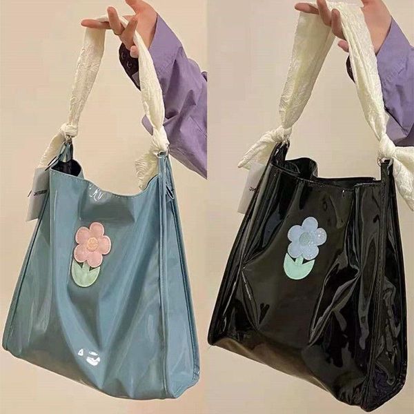 evening bags original patent leather flower shoulder bag 2021 autumn women's large capacity student sweet cool tote
evening bags original patent leather flower shoulder bag 2021 autumn women's large capacity student sweet cool tote