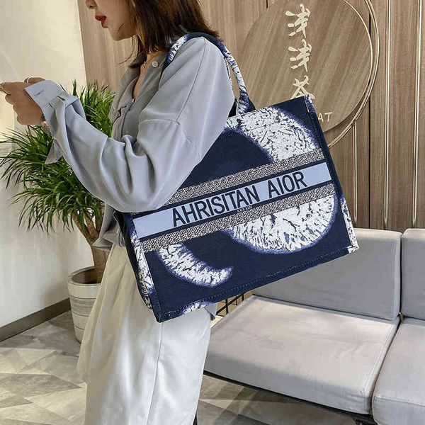 2022 latest models handbag wholesale spring summer red bag large capacity women's printed hand
2022 latest models handbag wholesale spring summer red bag large capacity women's printed hand