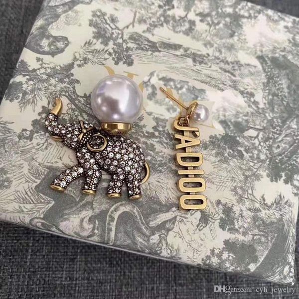 d family diamond pearl elephant letter single earring fashion temperament simple earrings 925 silver needle earrings female0, Golden
d family diamond pearl elephant letter single earring fashion temperament simple earrings 925 silver needle earrings female0, Golden