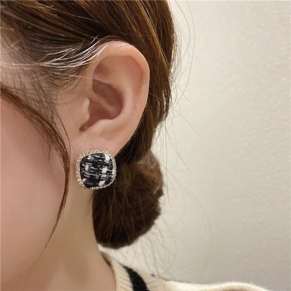 stud korean style girl color matching plaid rhinestones simple personality mini earrings for women fashion jewelry accessories, Golden;silver
stud korean style girl color matching plaid rhinestones simple personality mini earrings for women fashion jewelry accessories, Golden;silver