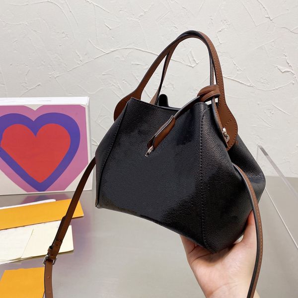 totes handbag designer tote bag shoulder bags handbags luxury artwork high-quality fashion brand genuine leather size 25*13*19 cm with origi
totes handbag designer tote bag shoulder bags handbags luxury artwork high-quality fashion brand genuine leather size 25*13*19 cm with origi