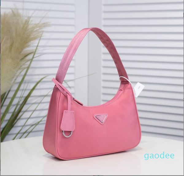 handbags designers bags womens luxurys shoulder bags black metal triangle crossbody bag hobo came purse nylon baguette package
handbags designers bags womens luxurys shoulder bags black metal triangle crossbody bag hobo came purse nylon baguette package