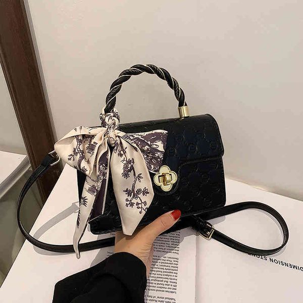 2022 factory outlet online bag female summer new embossed pink one shoulder small square bag portable messenger silk scarf bow
2022 factory outlet online bag female summer new embossed pink one shoulder small square bag portable messenger silk scarf bow