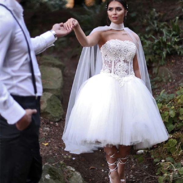 fantastic princess short country wedding dress with long tulle wrap 2021 vestido curto strapless corset pearls beaded bridal gowns knee leng, White
fantastic princess short country wedding dress with long tulle wrap 2021 vestido curto strapless corset pearls beaded bridal gowns knee leng, White