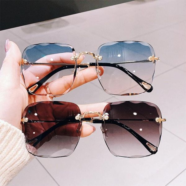 sunglasses refined rimless cut square for women fashion personality two-color web celebrity the same trend glasse, White;black
sunglasses refined rimless cut square for women fashion personality two-color web celebrity the same trend glasse, White;black