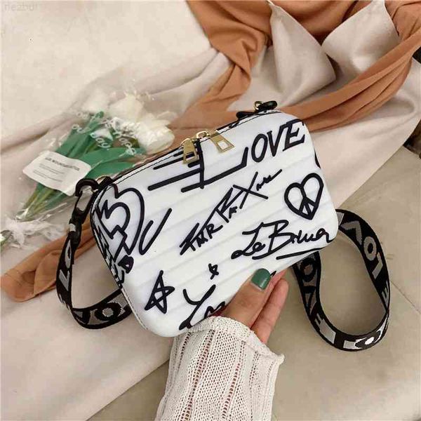 the women mini graffiti box pu shouder tas broad band fashion letter rits pures and cups crossbody euro-america style
the women mini graffiti box pu shouder tas broad band fashion letter rits pures and cups crossbody euro-america style