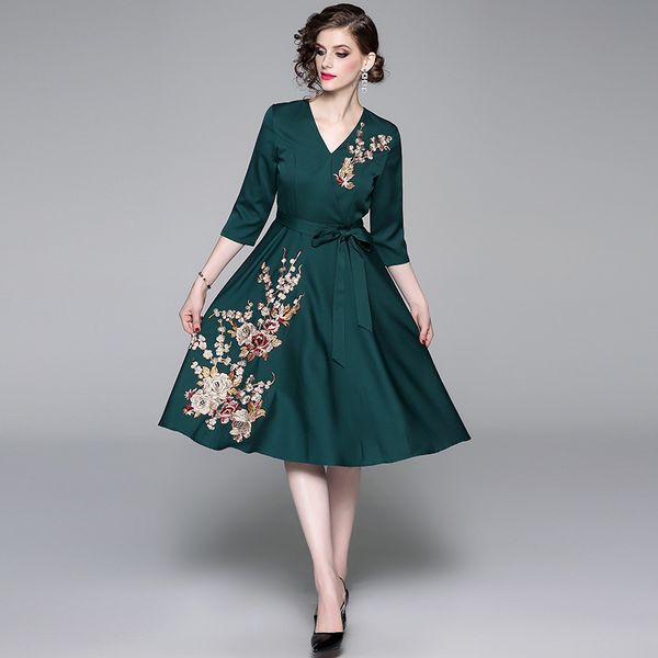 v-neck women's new 2019 fashion embroidery quarter sleeve lace up waist swing dress, White;black
v-neck women's new 2019 fashion embroidery quarter sleeve lace up waist swing dress, White;black
