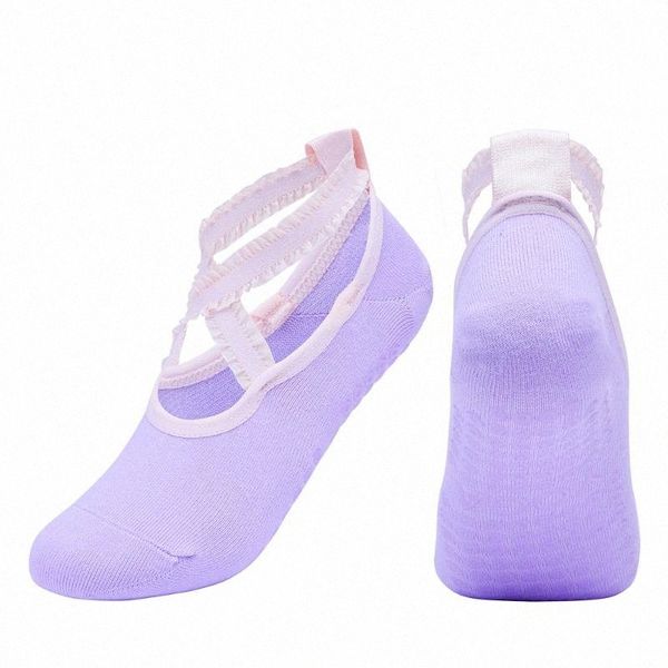 women lace breathable pilates socks silicone anti slip bandage ballet dance cotton sports sock backless fitness yoga socks r1lj#, Black
women lace breathable pilates socks silicone anti slip bandage ballet dance cotton sports sock backless fitness yoga socks r1lj#, Black