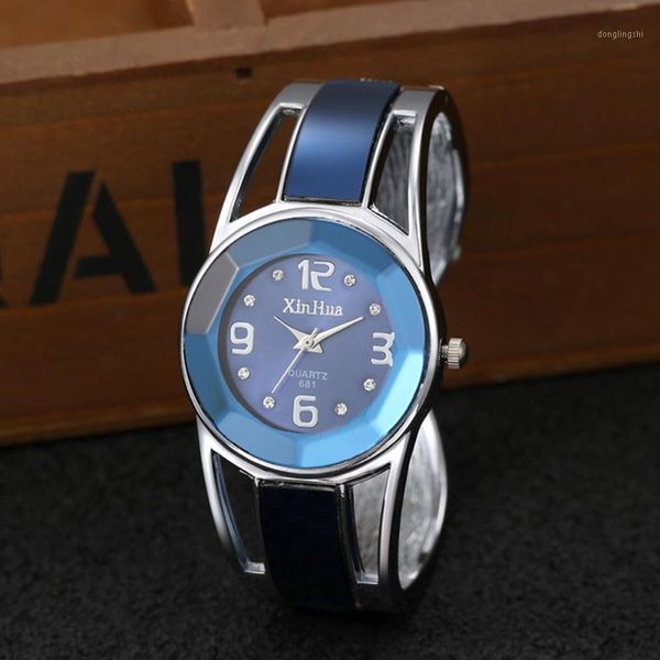wristwatches sell xinhua bracelet watch women stainless steel dial quartz ladies, Slivery;brown
wristwatches sell xinhua bracelet watch women stainless steel dial quartz ladies, Slivery;brown