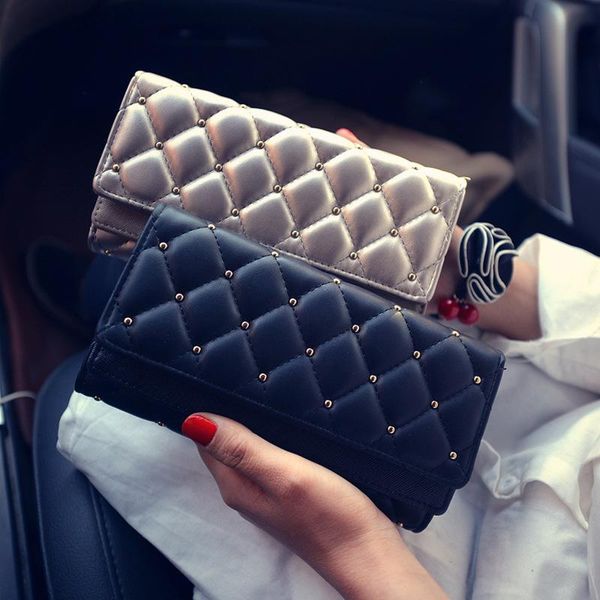 wallets 2021 korean fashion wallet ms. double-layer cover gold rivet clutch lingge embroidered thread, Red;black
wallets 2021 korean fashion wallet ms. double-layer cover gold rivet clutch lingge embroidered thread, Red;black