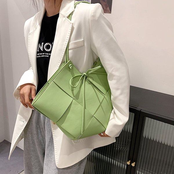 evening bags luxury designer large weavetote bag 2021 high-quality pu leather women's handbag high capacity shoulder travel shopping
evening bags luxury designer large weavetote bag 2021 high-quality pu leather women's handbag high capacity shoulder travel shopping