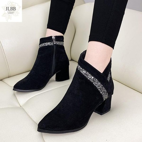fashion women boots black short comfortable ankle convenient zipper pointed ladies casual boot
fashion women boots black short comfortable ankle convenient zipper pointed ladies casual boot