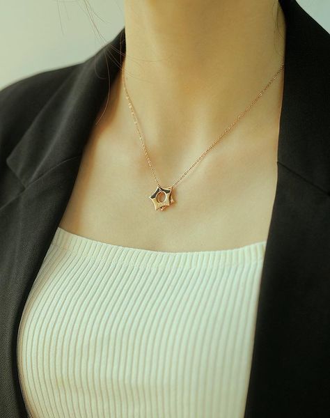 pendant necklaces 2021 summer fashion titanium steel necklace women's simple double star clavicle chain, Silver
pendant necklaces 2021 summer fashion titanium steel necklace women's simple double star clavicle chain, Silver