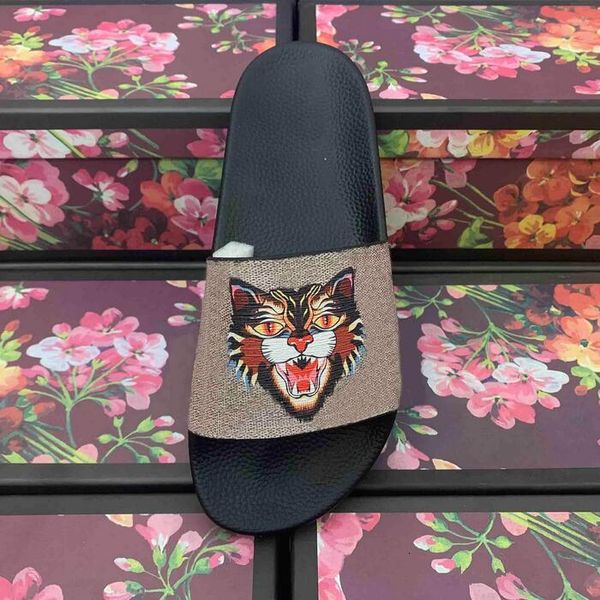 sandals fashion men women's flats casual beach slippers leather shoes flip-flops printing sandal g3149, Black
sandals fashion men women's flats casual beach slippers leather shoes flip-flops printing sandal g3149, Black
