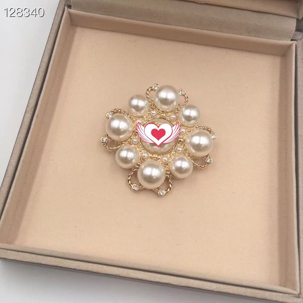 new european and american fashion style pearl diamond letter brooch big name non-fading chest, Gray
new european and american fashion style pearl diamond letter brooch big name non-fading chest, Gray