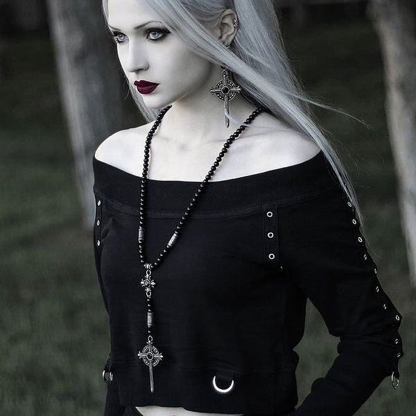 tee Women's off T-shirt, dark street clothing, Gothic jacket, style long sweater, autumn fashion, White
tee Women's off T-shirt, dark street clothing, Gothic jacket, style long sweater, autumn fashion, White