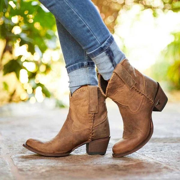 a new type women's boots with thick heel, middle heel 40-43 low barrel in autumn and winter of 2020, Black
a new type women's boots with thick heel, middle heel 40-43 low barrel in autumn and winter of 2020, Black