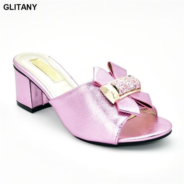 dress shoes fashion elegant crystal decorated with rhinestone slip on for women designer luxury 2021 party pumps, Black
dress shoes fashion elegant crystal decorated with rhinestone slip on for women designer luxury 2021 party pumps, Black